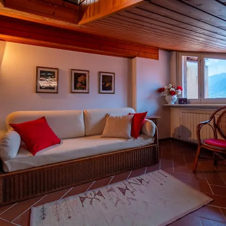Loppia Secret Mansarda By Wonderful Italy Appartement *